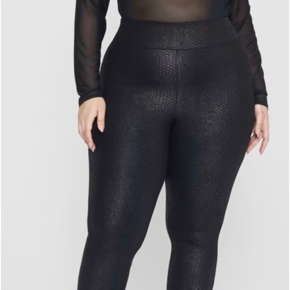 Fashion To Figure Plus Size Jianna Snakeskin Textured Coated Ponte Knit Leggings